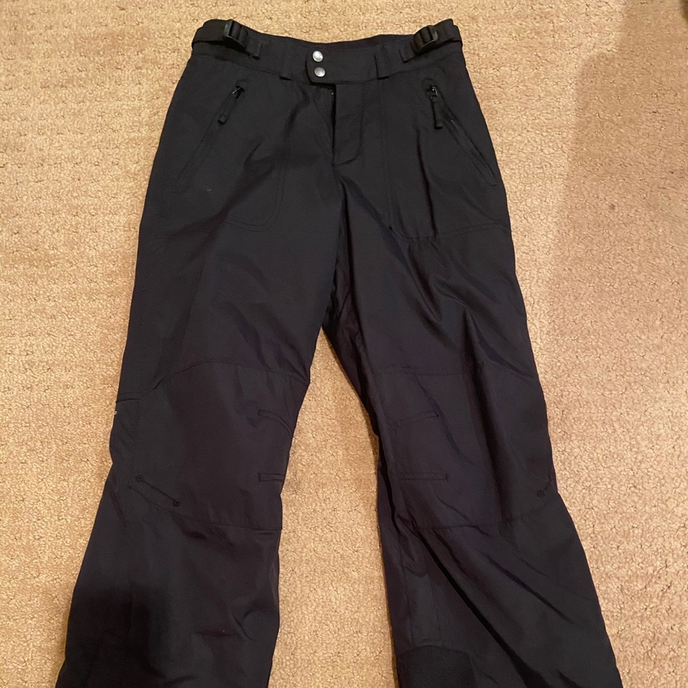 Black snow pants!